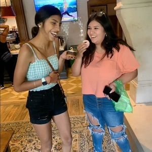 Meet your Posher, Laylani